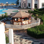 بار خاص على حمام السباحة بار خاص على حمام السباحة