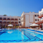 حمامات سباحة