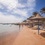 شاطئ رملي داخل الفندق شاطئ رملي فندق مارلين ان بيتش ريزورت الغردقة